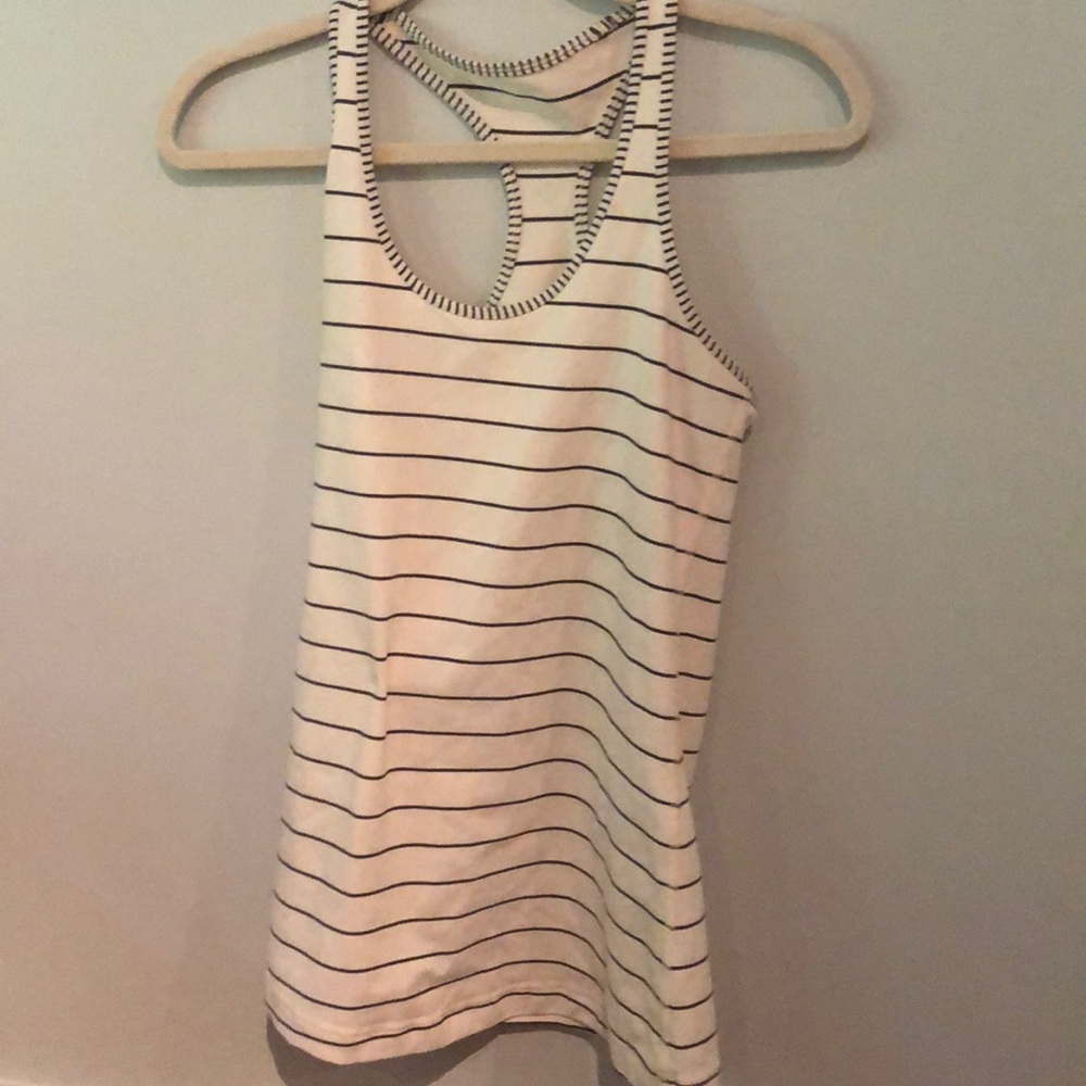 Lululemon tank!!